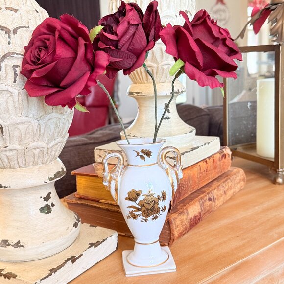 Neoclassical Porcelain Vase with Hand-Painted Chinoiserie with Swan Handles - Picture 4 of 16